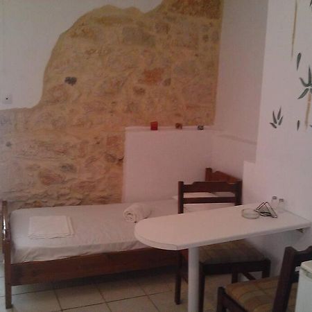 Studio 10 Minutes From The Center Of Heraklion. Apartment Bagian luar foto